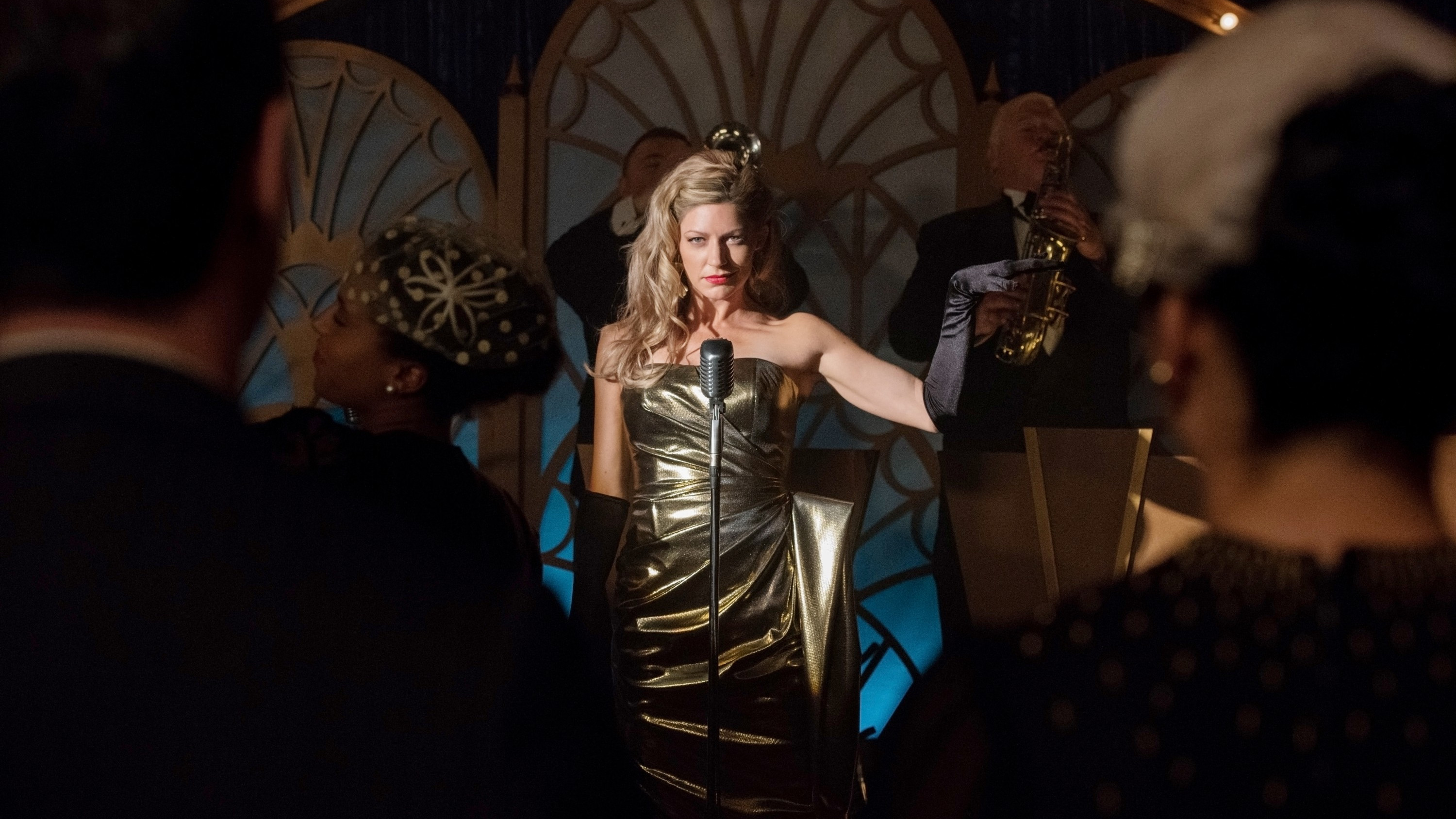 Extráñame, bésame, ámame