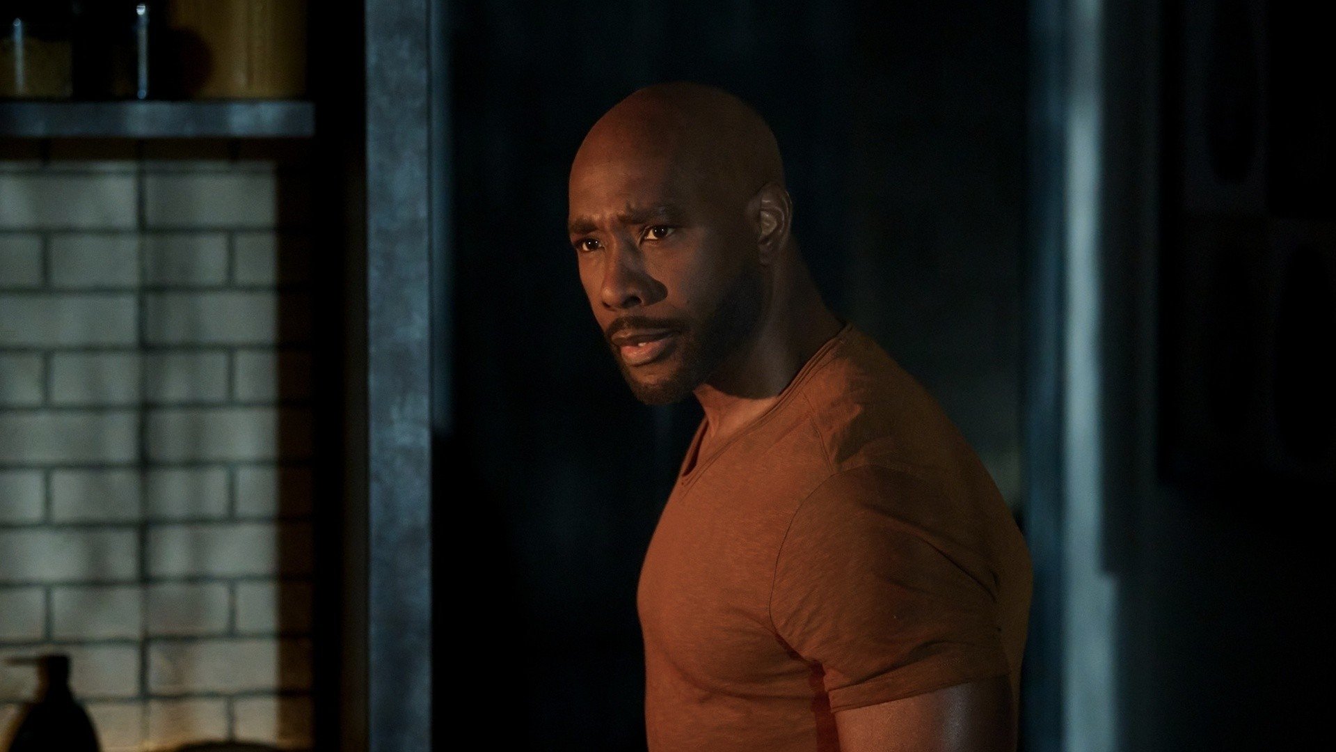 De entre los muertos