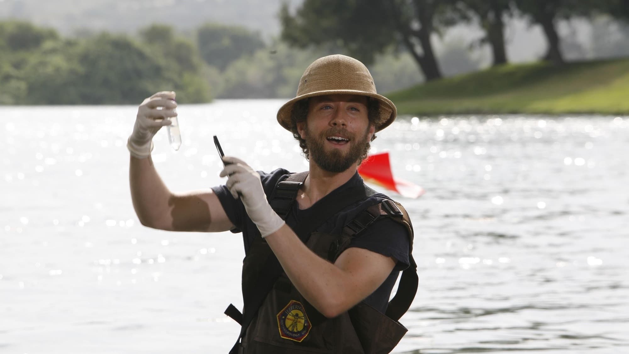 Una madre y un niño en la bahía